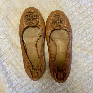 Adorable Tory Burch Minnie leather flats size 6.5. Good condition